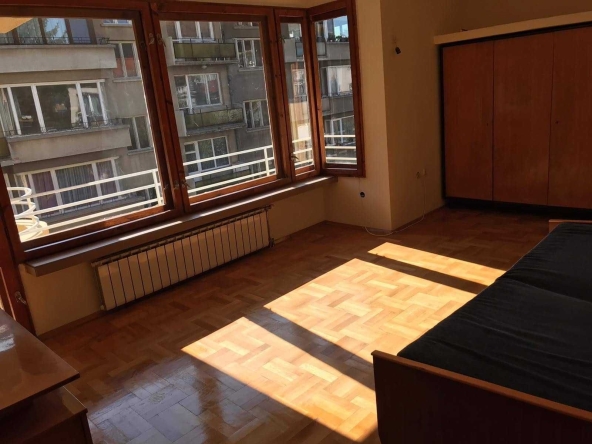 Дава се под наем Тристаен апартамент в София, Лозенец - 104 кв.м за 410 € - Снимка #1