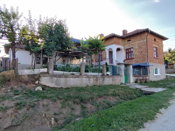 Къща в с. Беломорци, Област Търговище - 180 кв.м за 680 €/кв.м - Снимка #1