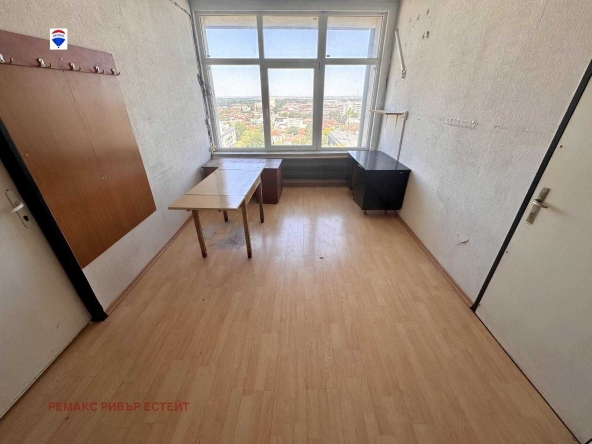 Дава се под наем Офис в Русе, Широк център - 120 кв.м за 397.8 € - Снимка #1