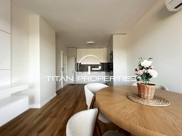 Дава се под наем Двустаен апартамент в Бургас, Славейков - 50 кв.м за 612 € - Снимка #1