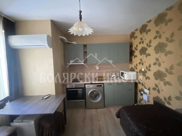 Дава се под наем Тристаен апартамент в Велико Търново, Център - 90 кв.м за 410 € - Снимка #1