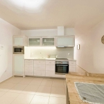 Дава се под наем Тристаен апартамент в Варна, Морска градина - 95 кв.м за 1000 € - Снимка #1