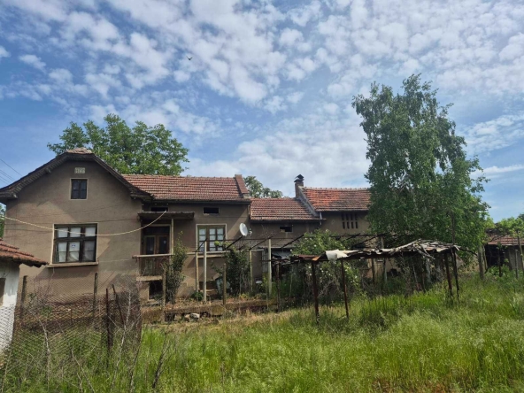 Къща в с. Бреница, Област Плевен - 145 кв.м за 113 €/кв.м - Снимка #1