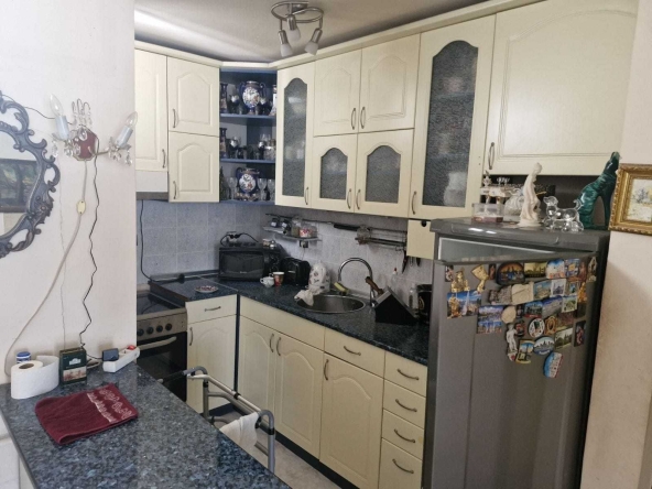 Дава се под наем Тристаен апартамент в София, Младост 1А - 80 кв.м за 1122 € - Снимка #1