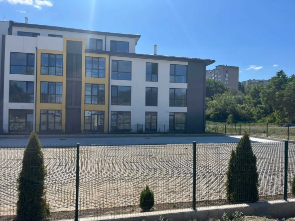 Тристаен апартамент в Търговище, Запад 3 - 88 кв.м за 921 €/кв.м - Снимка #1