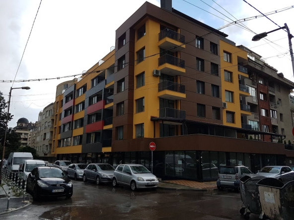 Дава се под наем Магазин в София, Красно село - 55 кв.м за 714 € - Снимка #1