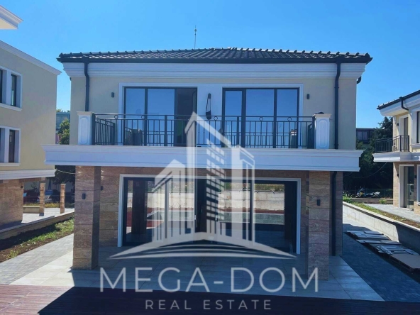 Къща в с. Лозенец, Област Бургас - 270 кв.м за 2778 €/кв.м - Снимка #1