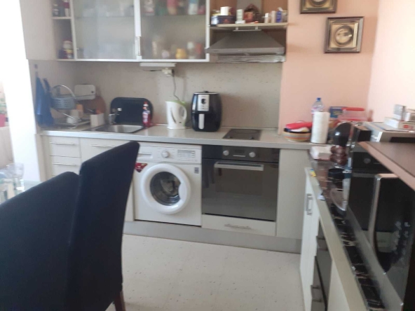 Тристаен апартамент в София, Фондови жилища - 80 кв.м за 2125 €/кв.м - Снимка #1