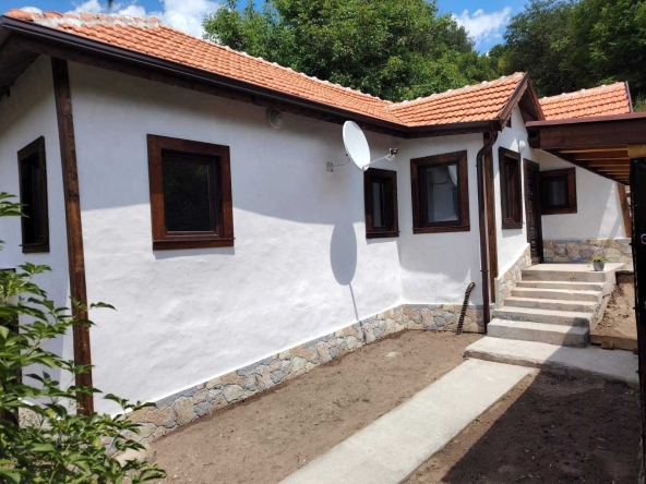 Къща в с. Станьовци, Област Перник - 80 кв.м за 765 €/кв.м - Снимка #1