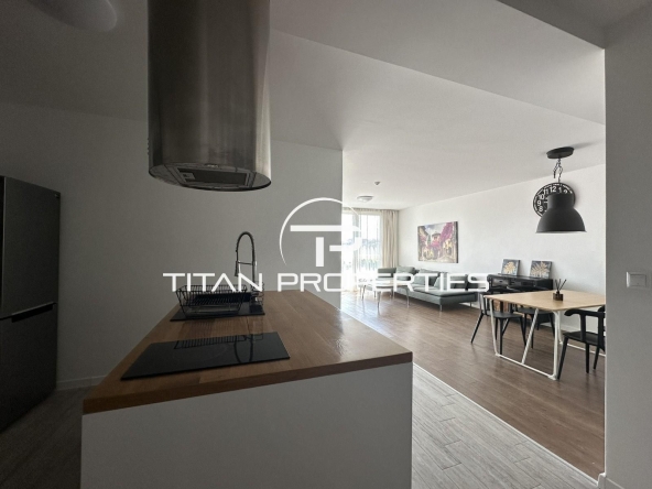 Дава се под наем Тристаен апартамент в Бургас, Център - 86 кв.м за 816 € - Снимка #1