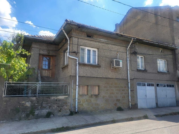 Къща в София, Младост 4 - 180 кв.м за 984 €/кв.м - Снимка #1