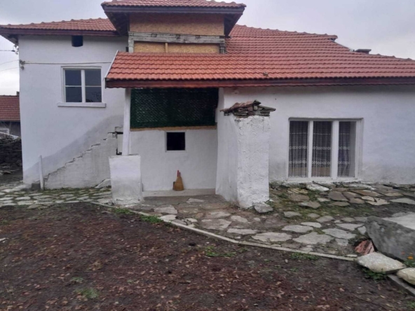 Къща в с. Плъстина, Област Търговище - 100 кв.м за 128 €/кв.м - Снимка #1