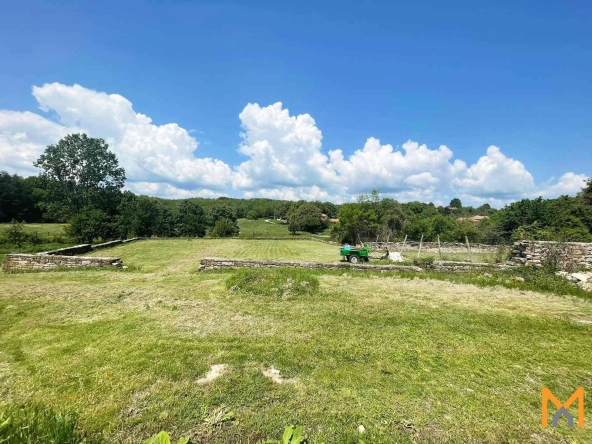 Парцел в Севлиево - 980 кв.м за 11 €/кв.м - Снимка #1