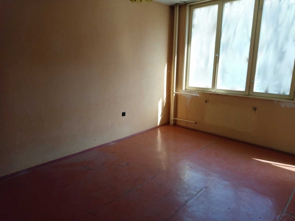 Тристаен апартамент в Казанлък - 85 кв.м за 1008 €/кв.м - Снимка #1