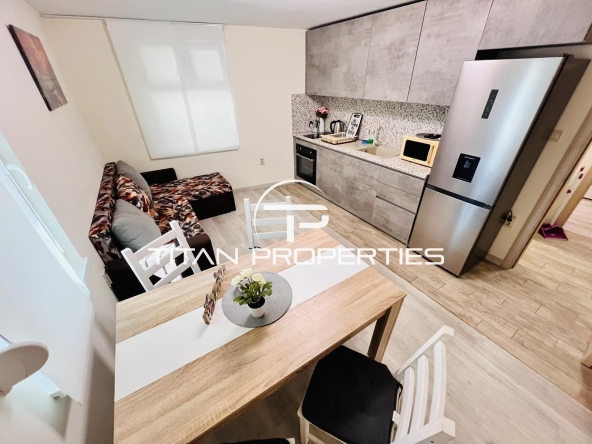 Дава се под наем Двустаен апартамент в Бургас, Център - 45 кв.м за 382.5 € - Снимка #1