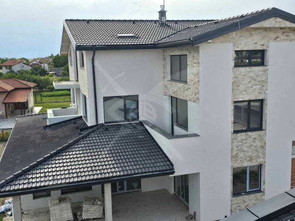 Къща в с. Радиново, Област Пловдив - 501 кв.м за 1198 €/кв.м - Снимка #1