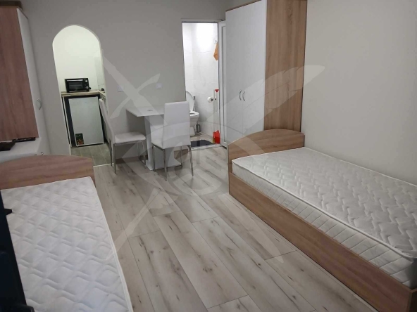 Дава се под наем Едностаен апартамент в Варна, Бриз - 25 кв.м за 325 € - Снимка #1