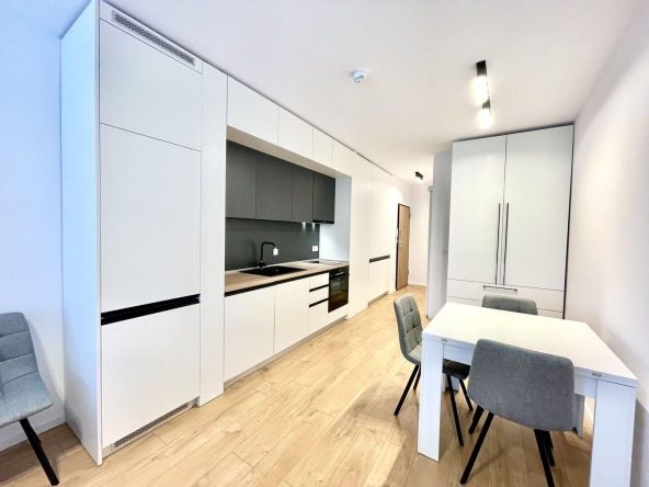 Дава се под наем Едностаен апартамент в София, Студентски град - 47 кв.м за 550 € - Снимка #1