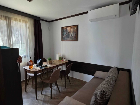 Дава се под наем Двустаен апартамент в Враца, Център - 68 кв.м за 331.5 € - Снимка #1