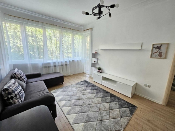 Дава се под наем Тристаен апартамент в София, Лозенец - 80 кв.м за 663 € - Снимка #1