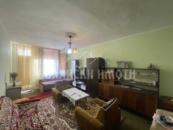 Дава се под наем Тристаен апартамент в Велико Търново, Колю Фичето - 80 кв.м за 230 € - Снимка #1