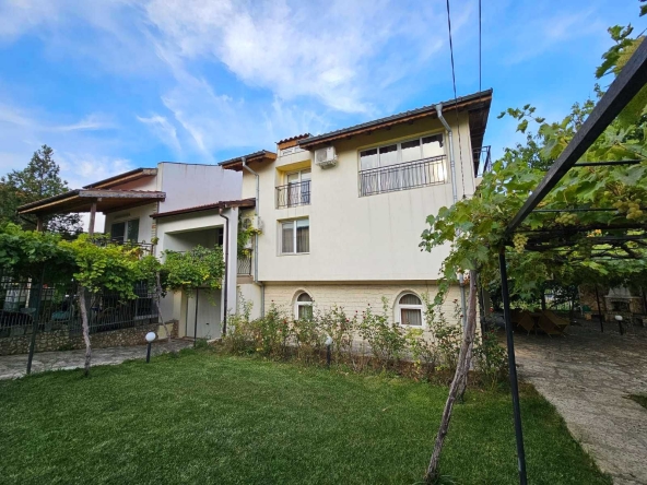 Къща в Балчик - 290 кв.м за 863 €/кв.м - Снимка #1