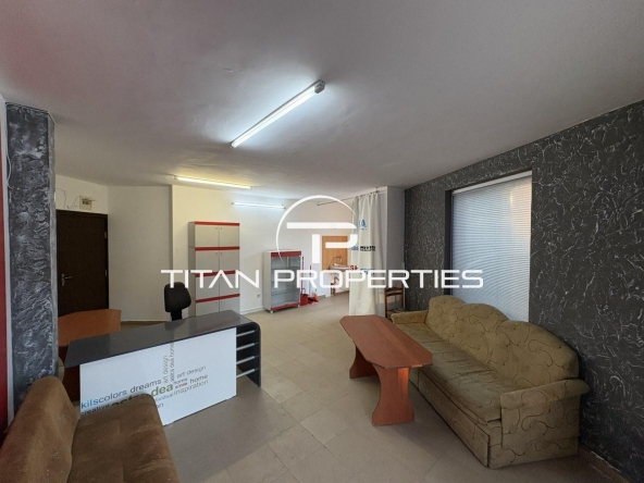 Дава се под наем Офис в Айтос - 28 кв.м за 229.5 € - Снимка #1