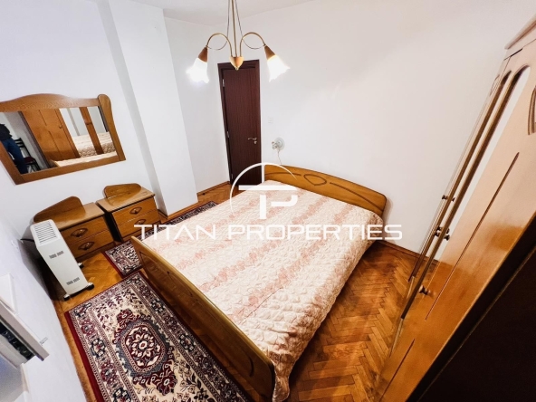Дава се под наем Тристаен апартамент в Бургас, Център - 85 кв.м за 408 € - Снимка #1