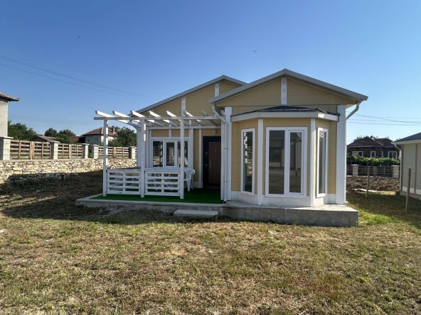 Къща в с. Пелишат, Област Плевен - 55 кв.м за 819 €/кв.м - Снимка #1