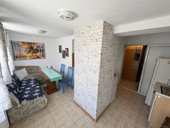 Дава се под наем Тристаен апартамент в к.к. Слънчев ден - 58 кв.м за 510 € - Снимка #1