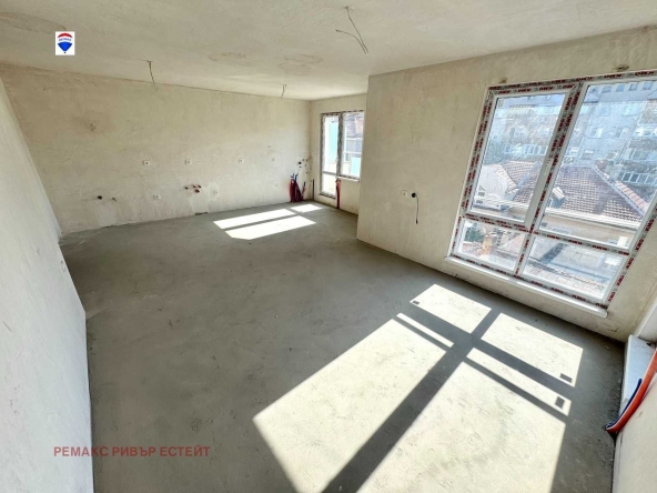 Тристаен апартамент в Русе, Център - 95 кв.м за 2011 €/кв.м - Снимка #1