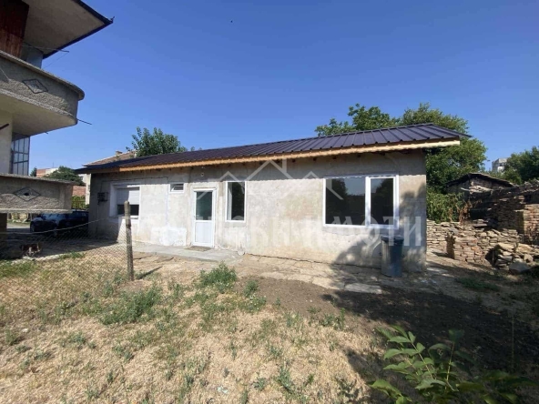 Къща в Павликени - 65 кв.м за 707 €/кв.м - Снимка #1