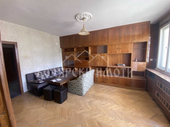 Тристаен апартамент в Велико Търново, Център - 107 кв.м за 1262 €/кв.м - Снимка #1