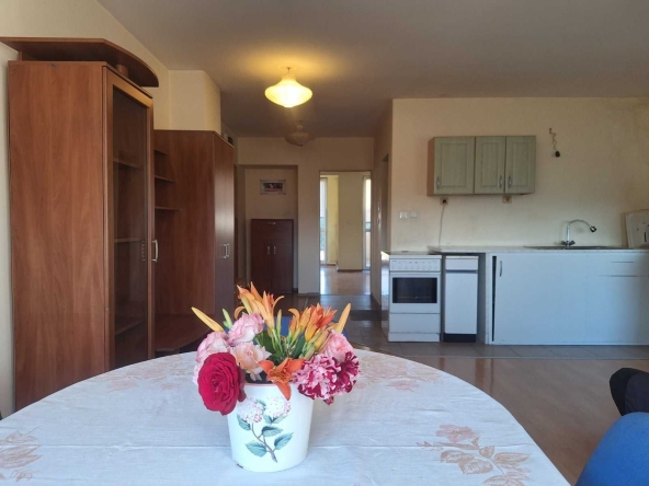 Дава се под наем Двустаен апартамент в Варна, Колхозен пазар - 74 кв.м за 408 € - Снимка #1