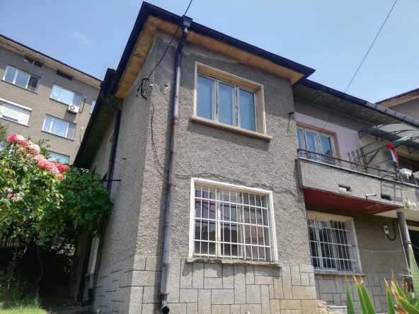 Къща в Казанлък - 144 кв.м за 921 €/кв.м - Снимка #1