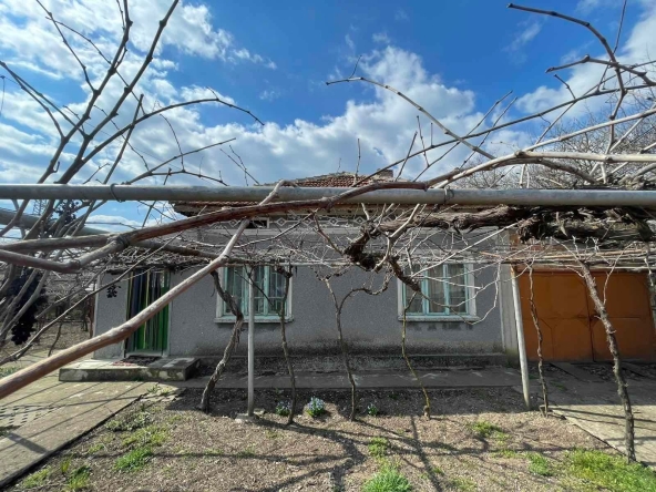 Къща в с. Ломница, Област Добрич - 79 кв.м за 207 €/кв.м - Снимка #1