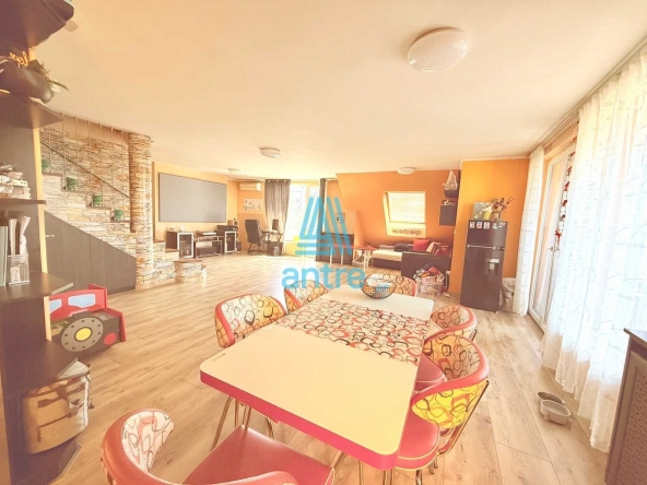 Мезонет в София, Витоша - 196 кв.м за 1873 €/кв.м - Снимка #1