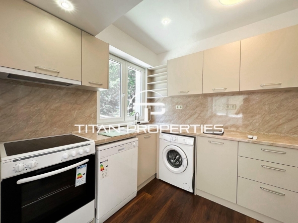 Дава се под наем Двустаен апартамент в Бургас, Център - 55 кв.м за 484.5 € - Снимка #1