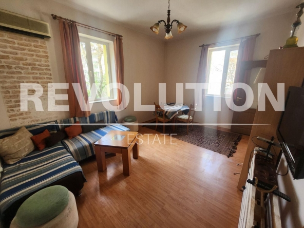 Дава се под наем Двустаен апартамент в Пловдив, Център - 72 кв.м за 325 € - Снимка #1