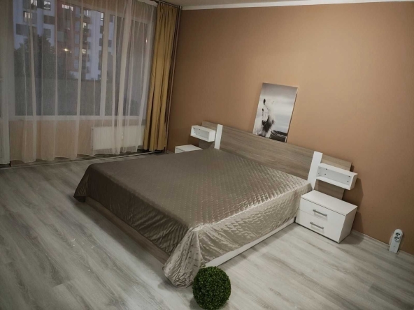 Дава се под наем Тристаен апартамент в София, Център - 67 кв.м за 663 € - Снимка #1