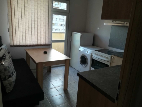 Дава се под наем Тристаен апартамент в Стара Загора, Кольо Ганчев - 60 кв.м за 255 € - Снимка #1