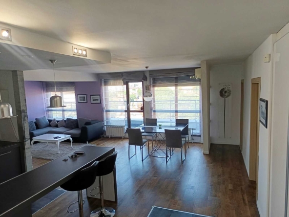 Дава се под наем Тристаен апартамент в София, Оборище - 165 кв.м за 1500 € - Снимка #1