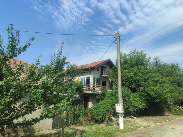 Къща в с. Миладиновци, Област Добрич - 100 кв.м за 350 €/кв.м - Снимка #1