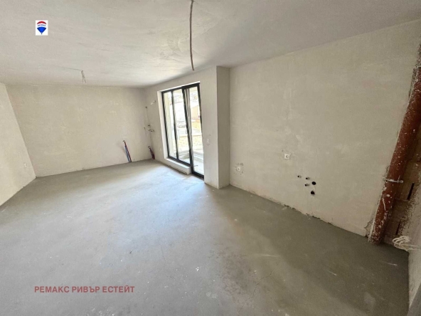 Едностаен апартамент в Русе, Център - 67 кв.м за 1387 €/кв.м - Снимка #1