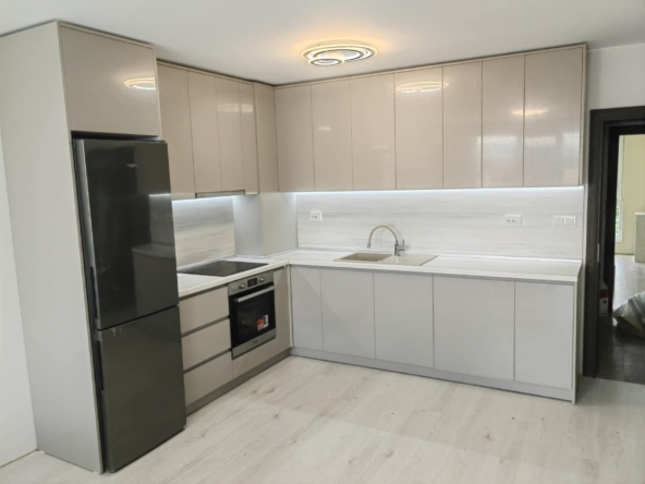 Дава се под наем Четиристаен апартамент в Благоевград, Освобождение - 120 кв.м за 510 € - Снимка #1