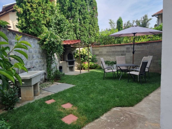 Къща в Монтана, Идеален център - 101 кв.м за 2179 €/кв.м - Снимка #1