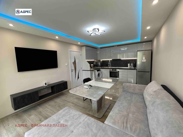 Тристаен апартамент в Плевен, Сторгозия - 63 кв.м за 2064 €/кв.м - Снимка #1