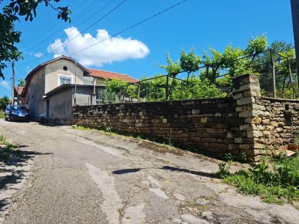 Къща в с. Слатина, Област Ловеч - 120 кв.м за 298 €/кв.м - Снимка #1