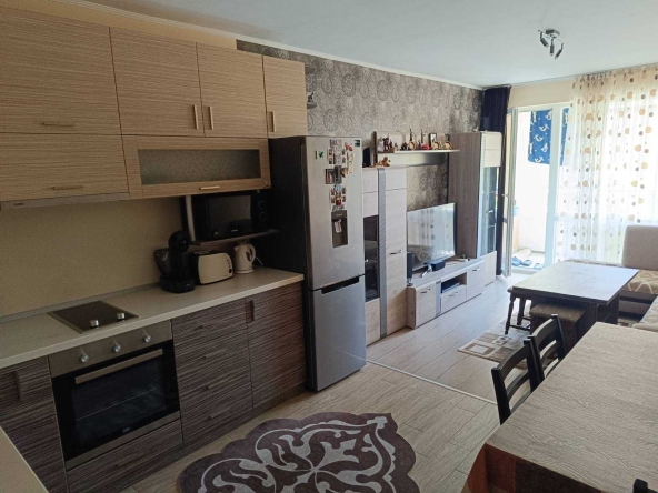 Дава се под наем Тристаен апартамент в Варна, Кайсиева градина - 83 кв.м за 714 € - Снимка #1