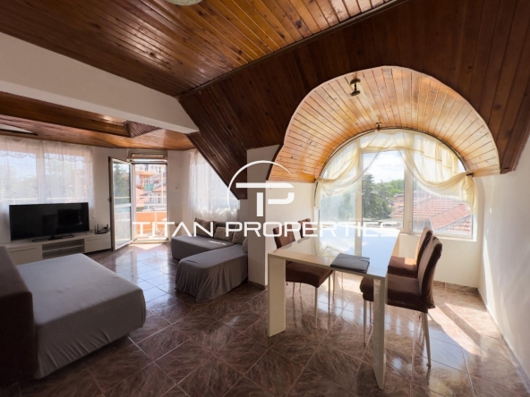 Дава се под наем Тристаен апартамент в Бургас, Център - 95 кв.м за 459 € - Снимка #1